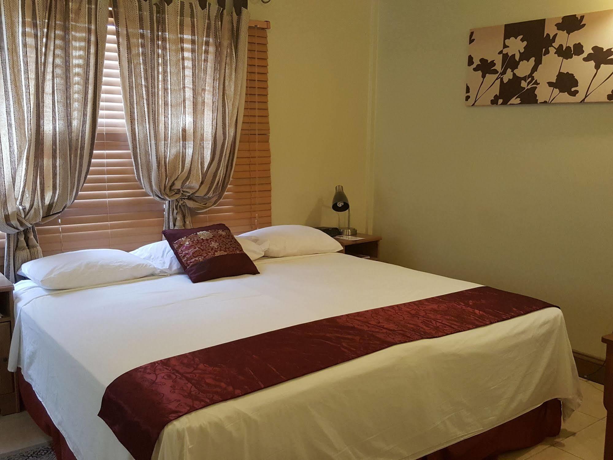 Savannah Maison Guest HousePort of Spain エクステリア 写真